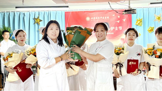 國(guó)際護士節丨緻敬最美(měi)守護天使，節日(rì)快(kuài)樂(yuè)！(圖10)