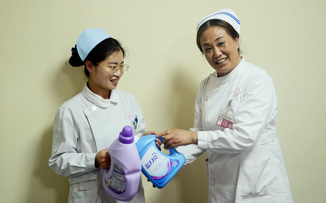 【5.12護士節】北京京醫中醫醫院(有限合夥)舉辦茶話(huà)會(huì)白(bái)衣天使受表彰(圖8) 【5.12護士節】北京京醫中醫醫院(有限合夥)舉辦茶話(huà)會(huì)白(bái)衣天使受表彰(圖8)